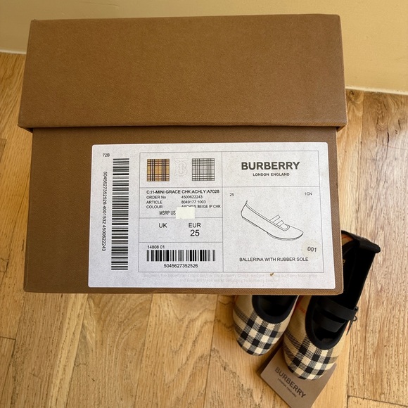 Burberry Grace Beige and Black Plaid Ballet Flat Shoe Girls s25 - Picture 3 of 8